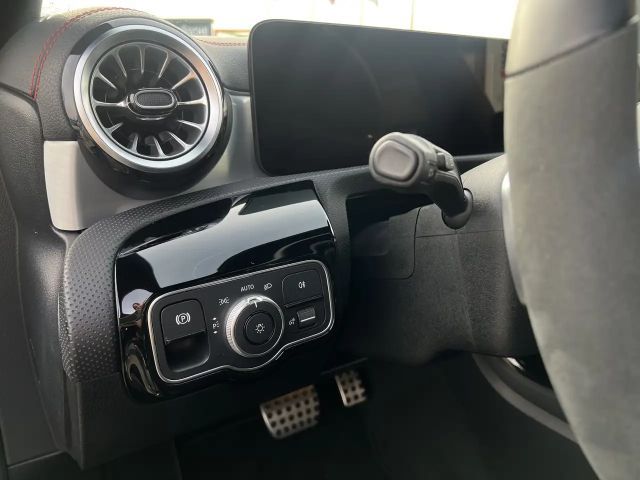 Mercedes-Benz CLA 250 AMG Line Shooting Brake