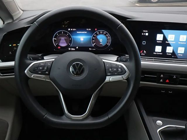 Volkswagen Golf Life Variant