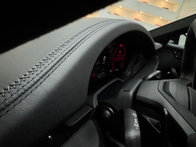 Porsche 992 Black Edition Coupé GTS