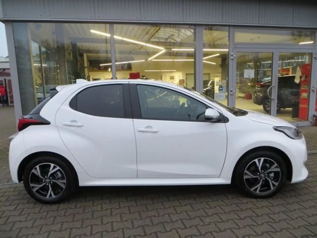 Toyota Yaris Hatchback Hybride Team D