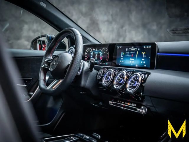 Mercedes-Benz A 180 AMG Line