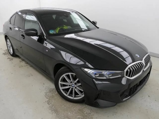 BMW 320 320i M-Sport Sedan