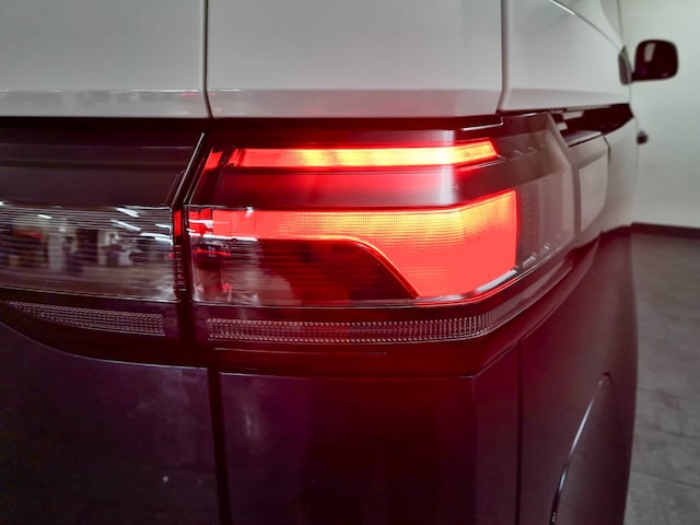 Volkswagen ID.Buzz Info+ Assist AHL Schuko Kamera