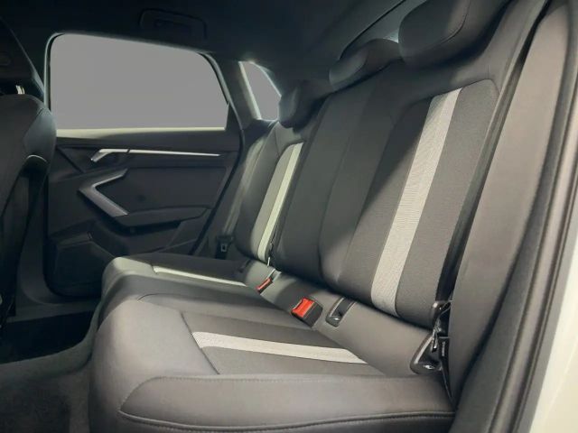 Audi A3 30 TDI Sedan