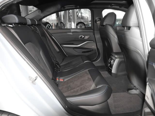 BMW 330 330i M-Sport Sedan xDrive