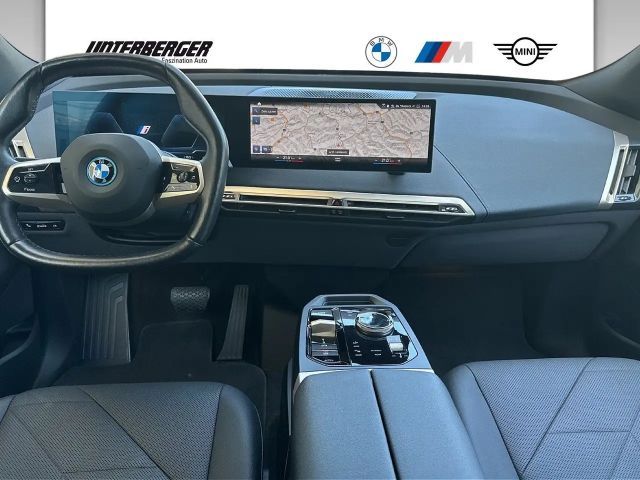 BMW iX xDrive40