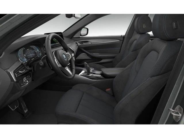 BMW 530 530e M-Sport Touring xDrive