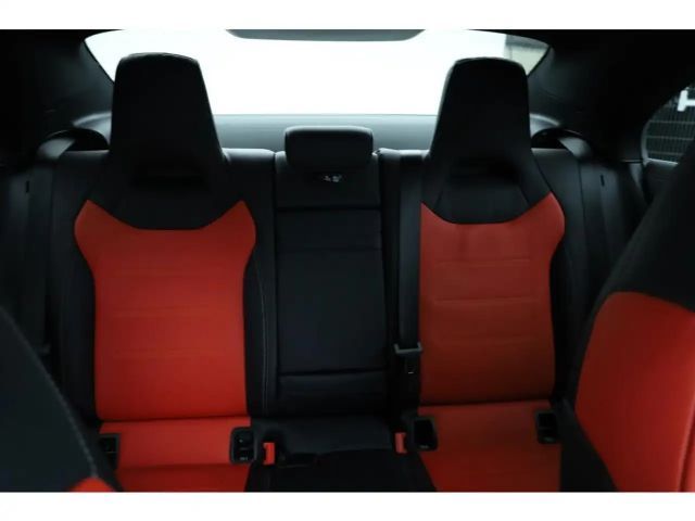 Mercedes-Benz CLA 200 AMG Line Coupé