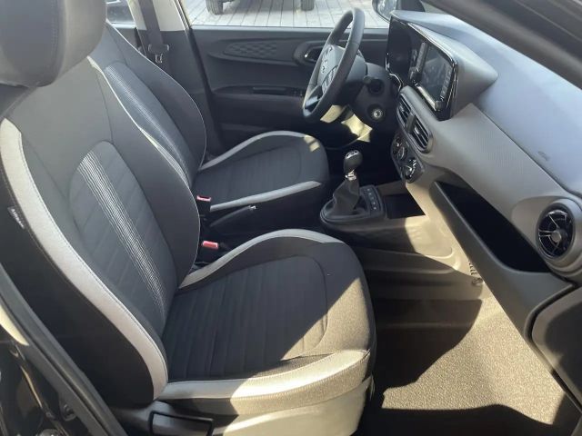 Hyundai i10 Level 3 1,0 MT *8-fach bereift*