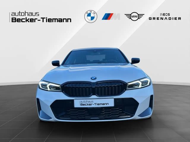 BMW 320 320i M-Sport Sedan