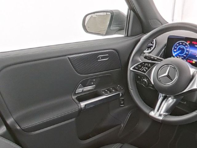 Mercedes-Benz EQB 300 4MATIC