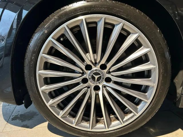 Mercedes-Benz C 200 AMG Line Sedan