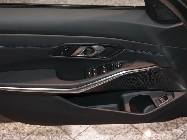 BMW 330 330d M-Sport Touring xDrive