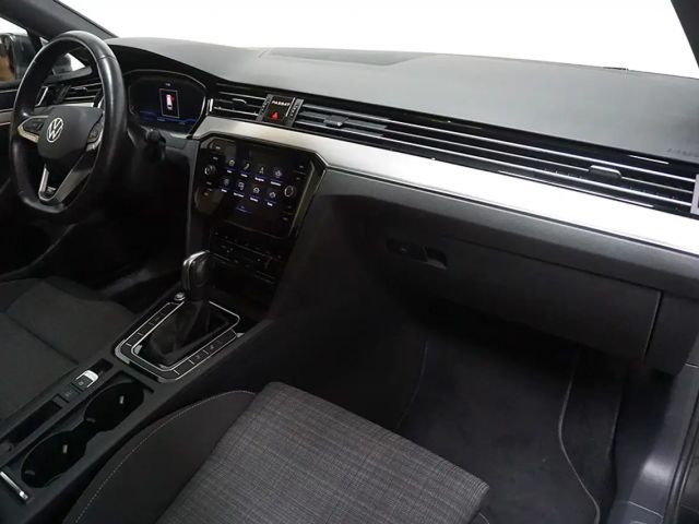 Volkswagen Passat 2.0 TSI DSG R-Line