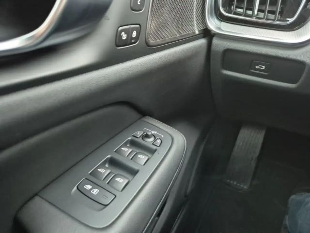 Volvo V60 Dark Hybrid Plus