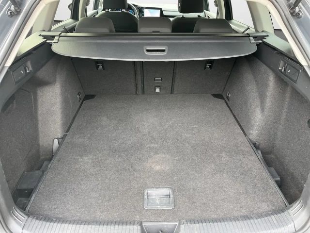 Volkswagen Golf 2.0 TDI DSG Style Variant