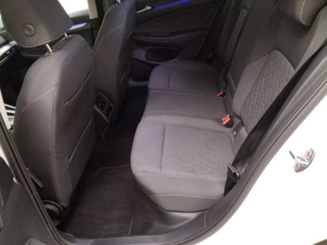 Volkswagen Golf 1.5 eTSI DSG Variant