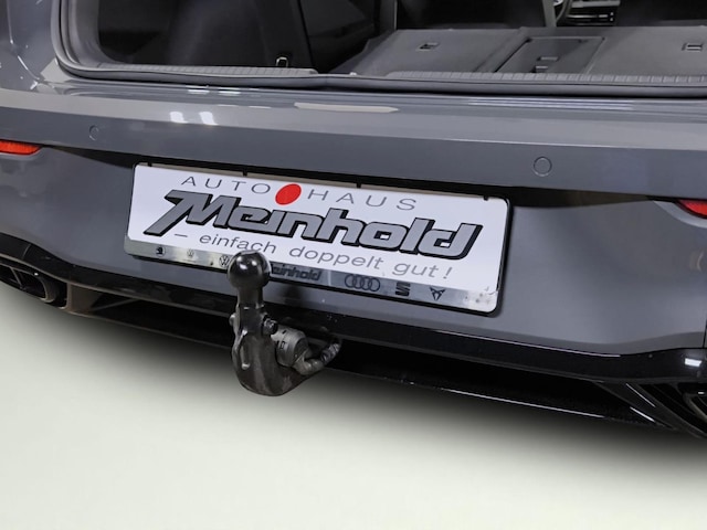 Volkswagen Golf 2.0 TSI DSG R-Line Style