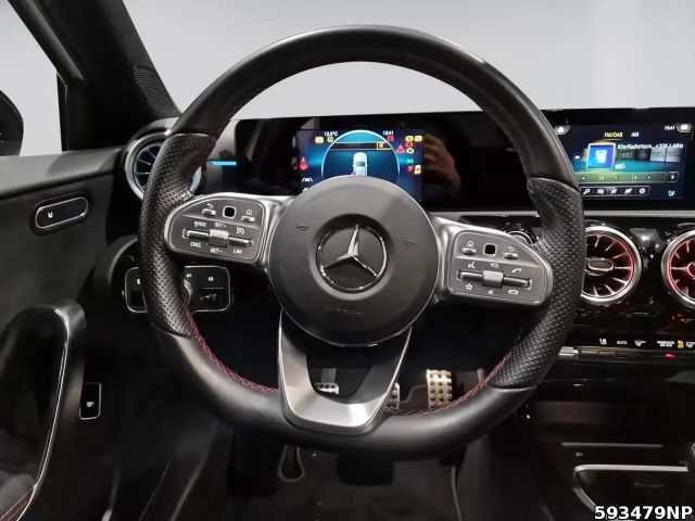 Mercedes-Benz A 180 AMG Line