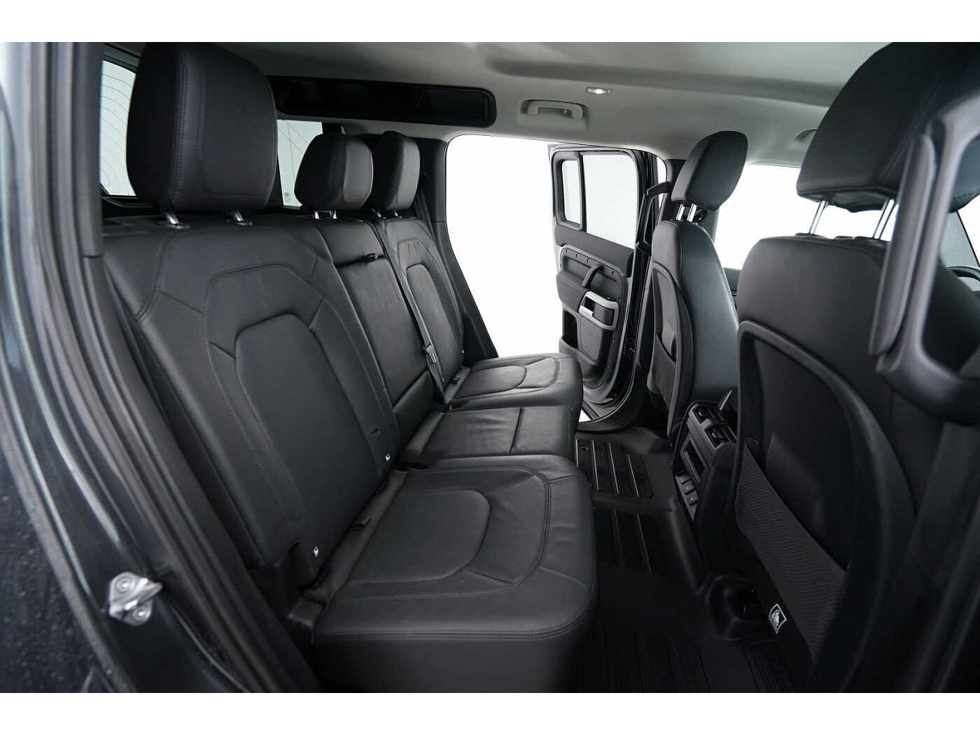 Land Rover Defender 110 SE