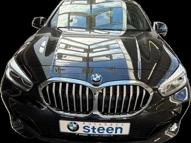 BMW 118 118i M-Sport Sedan