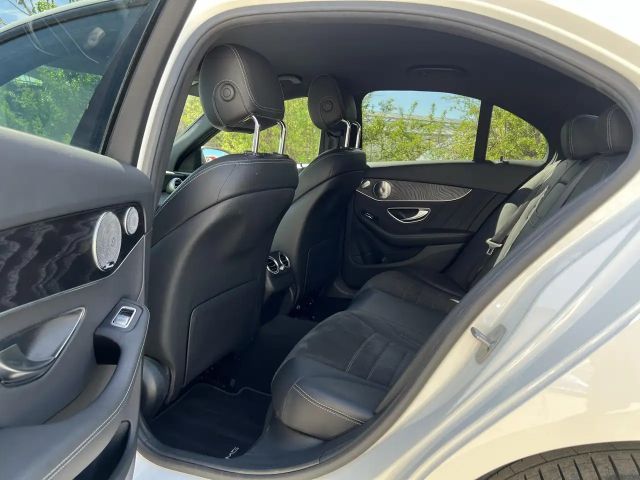 Mercedes-Benz C 200 4MATIC AMG Line Sedan