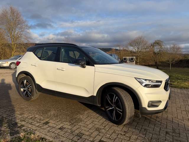 Volvo XC40 R-Design Recharge T5