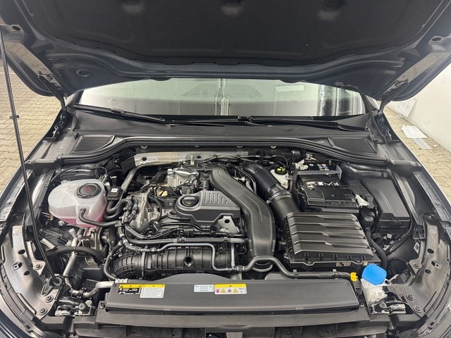 Volkswagen Golf 1.5 eTSI Golf VIII Life