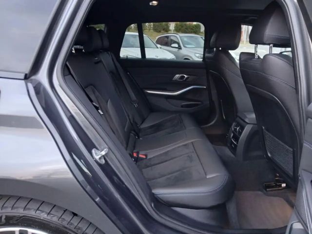 BMW 330 330e M-Sport Touring xDrive