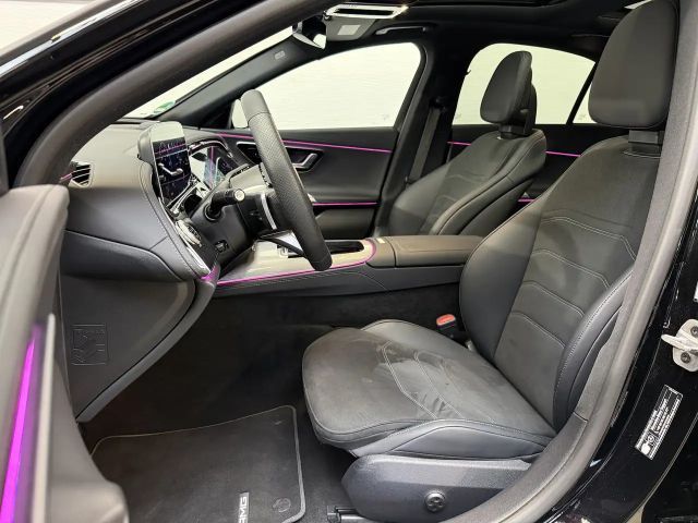 Mercedes-Benz E 220 AMG Line E 220 d Sedan