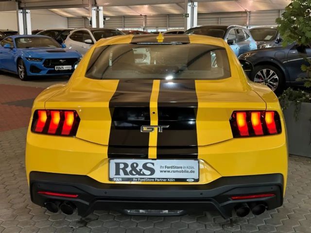 Ford Mustang Fastback GT 5.0 V8