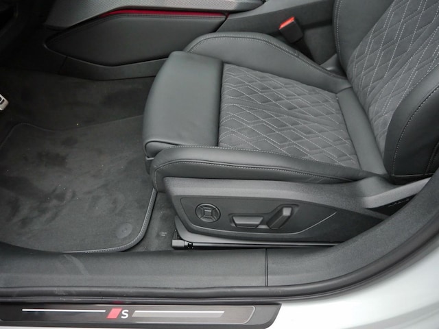 Audi A6 Avant Quattro S-Tronic