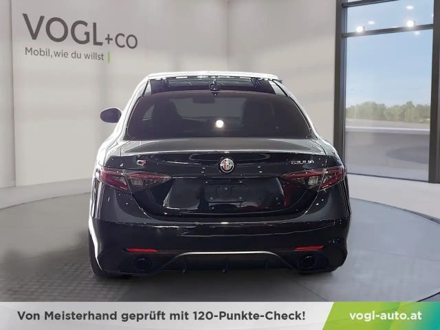 Alfa Romeo Giulia AWD