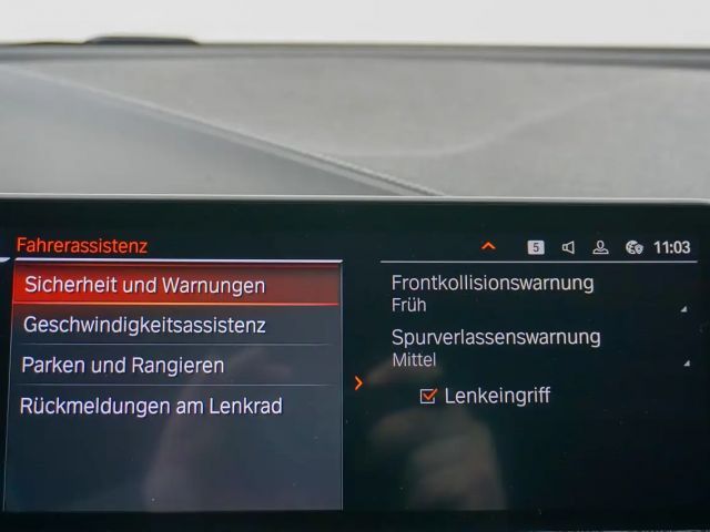 BMW 118 118i Sedan Sport Line