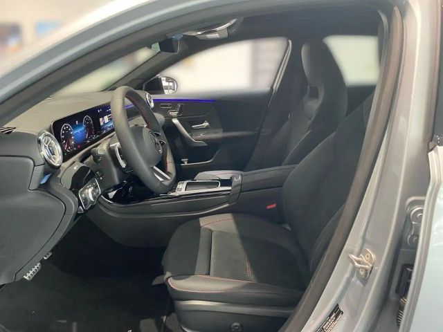 Mercedes-Benz A 200 AMG Line