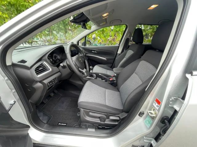 Suzuki S-Cross Hybrid