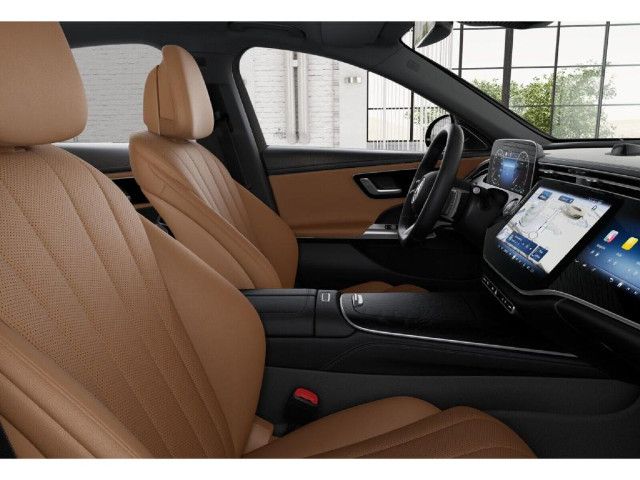 Mercedes-Benz E 200 4MATIC Sedan