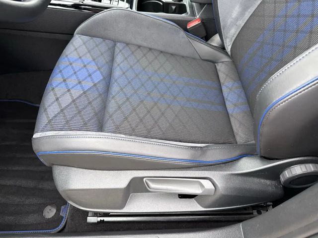 Volkswagen Golf R R-Perform.-Agrapovic Matrix/Keyless Access