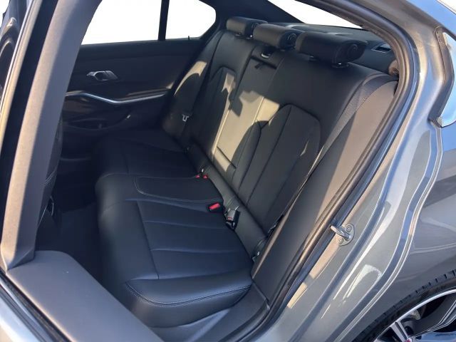 BMW 330 330e M-Sport Sedan xDrive