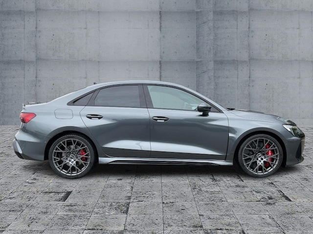 Audi RS3 Quattro S-Tronic Sedan