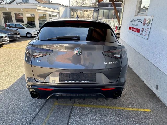 Alfa Romeo Stelvio Q4 Veloce