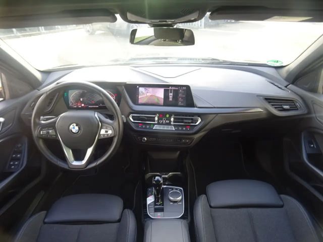 BMW 118 118i Sedan Sport Line