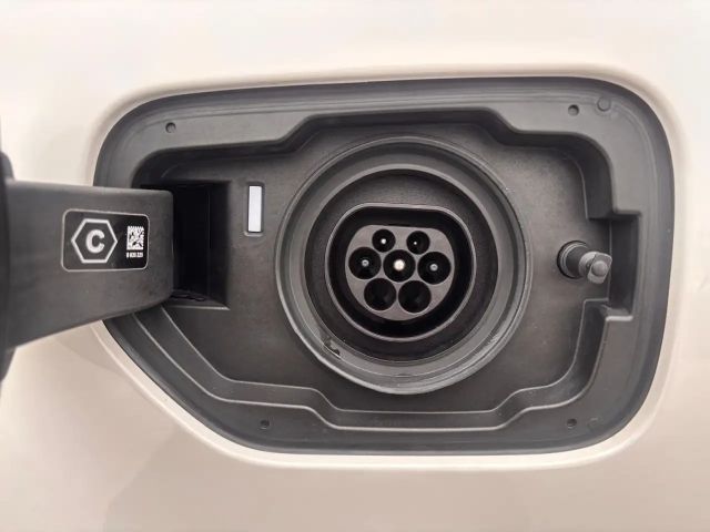 BMW 330 330e Sedan Sport Line