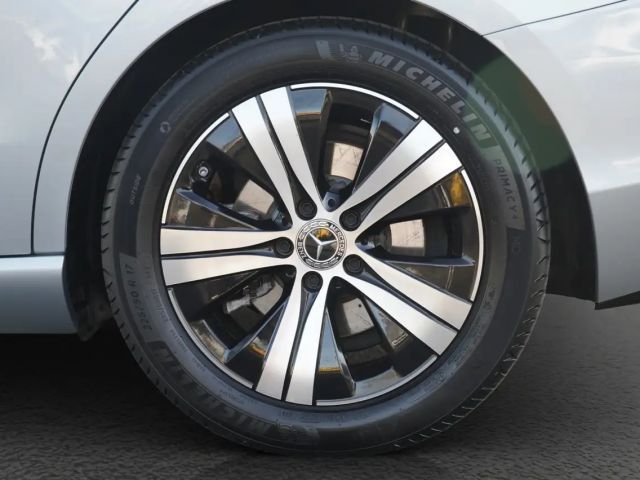 Mercedes-Benz C 180 AVANTGARDE Sedan