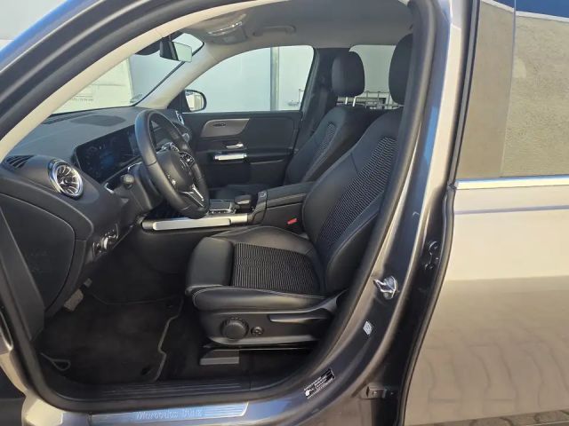 Mercedes-Benz EQB 300