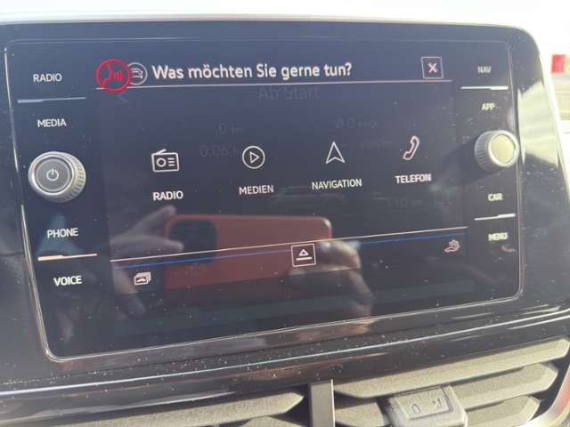 Volkswagen T-Roc 1.5l TSI NAV+LED+STH+AHK+REAR+ACC