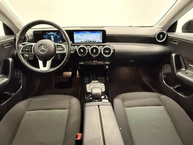 Mercedes-Benz CLA 180 CLA 180 d Coupé