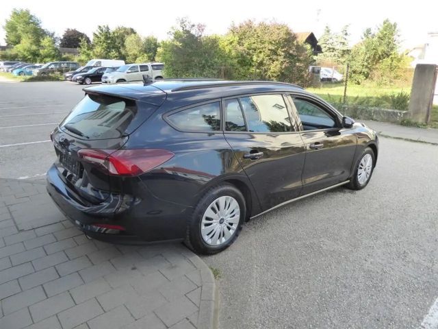 Ford Focus Traveller 1,5 EcoBlue *LED*NAVI*PDC*