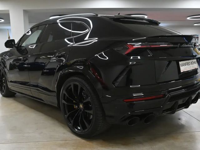 Lamborghini Urus AWD