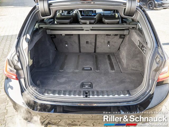 BMW 320 320i M-Sport Touring